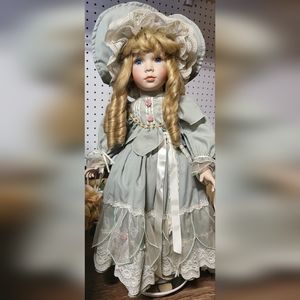 VINTAGE porcelain 25' Collectible Doll Deep Blue Eyes 👀 💙
